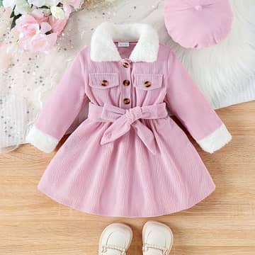 Robe manteau col fourrure et béret rose, rose